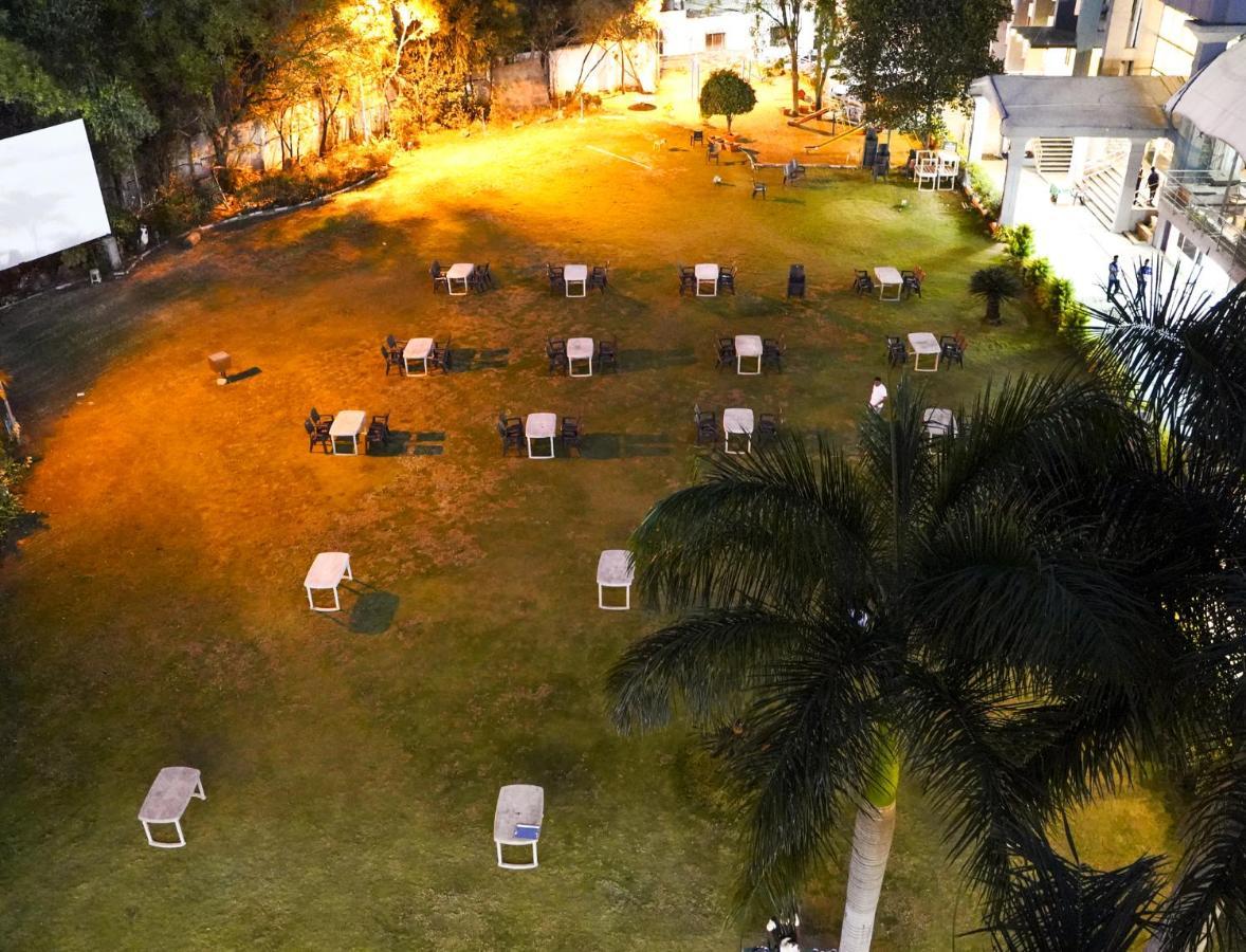 BNGV Mystic Premier Hotel Bangalore Exterior foto