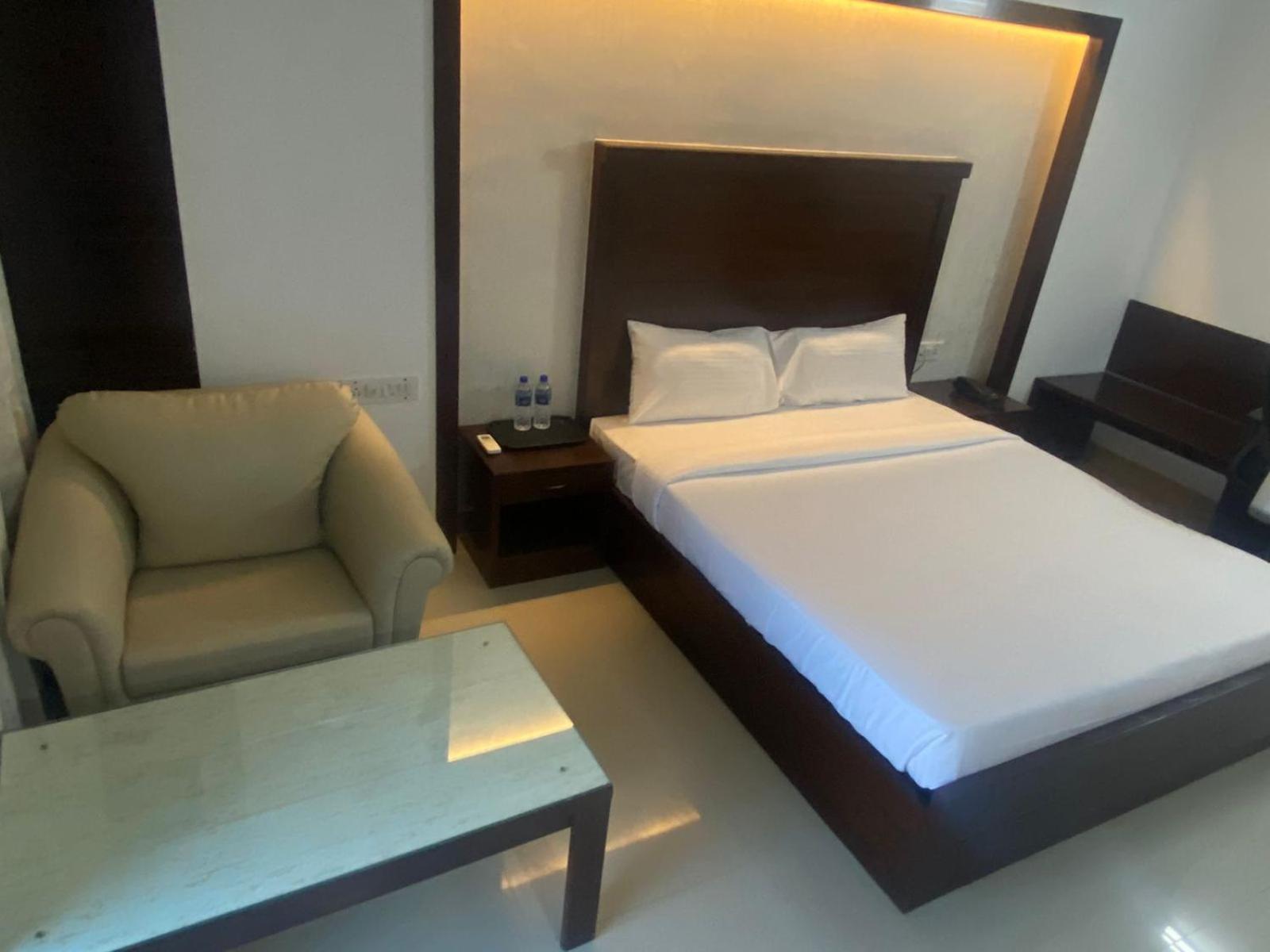 BNGV Mystic Premier Hotel Bangalore Zimmer foto